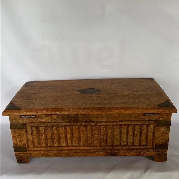 VINTAGE COLLECTIBLE HANDMADE SOLID WOODEN JEWELRY KEEPSAKE BOX - Picture 9 of 16